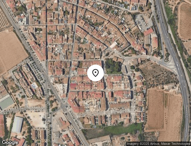 Townhouse at Street Tomas Breton